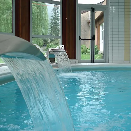 Des 3 Cesars Apartmanhotel 2*